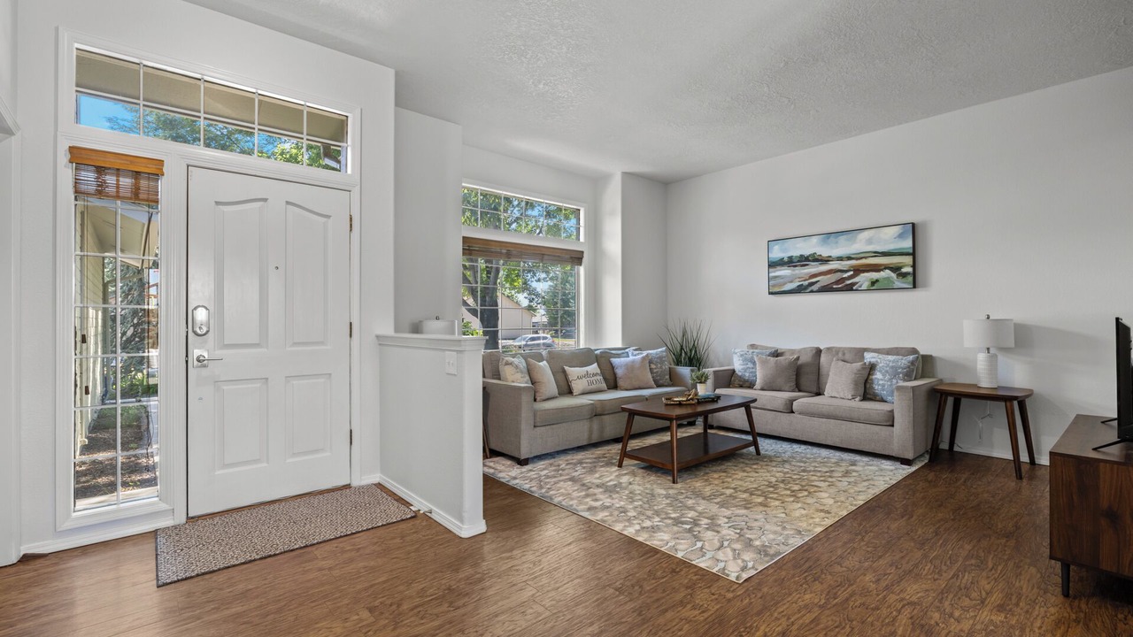 Photo of Livingroom in Eagle