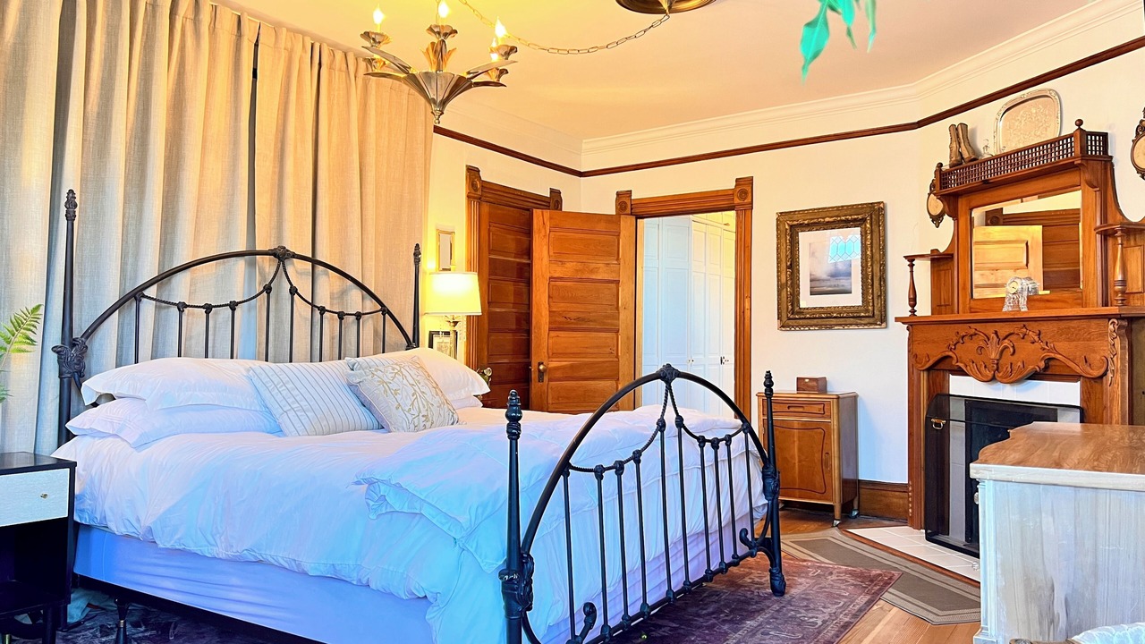 Photo of Bedroom in Helena West Side