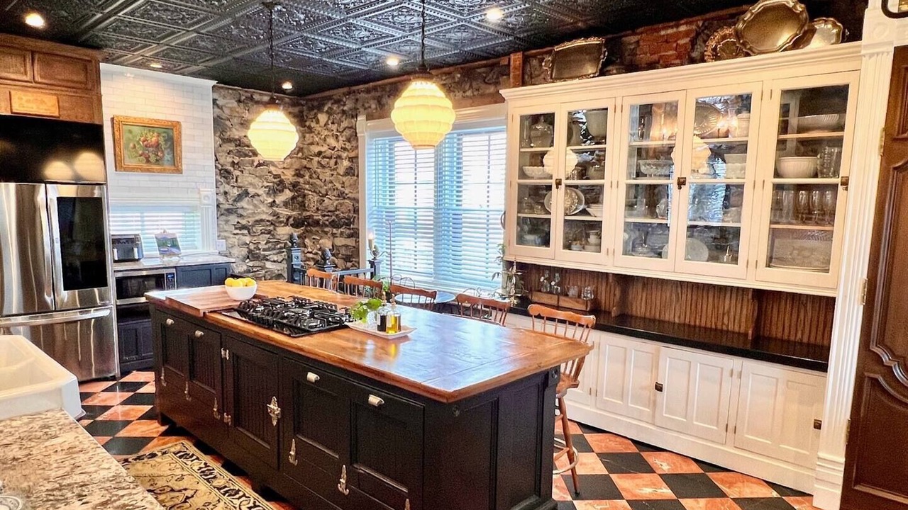Photo of Kitchen in Helena West Side