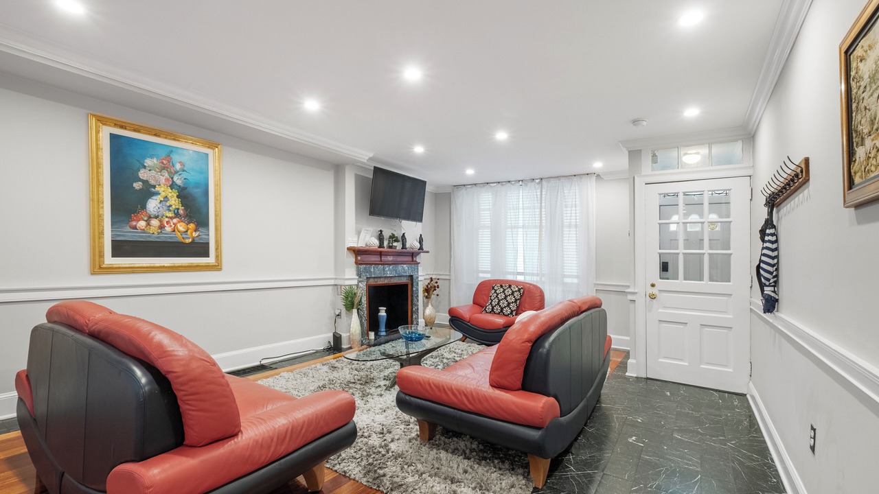 Photo of Livingroom in Rittenhouse Row