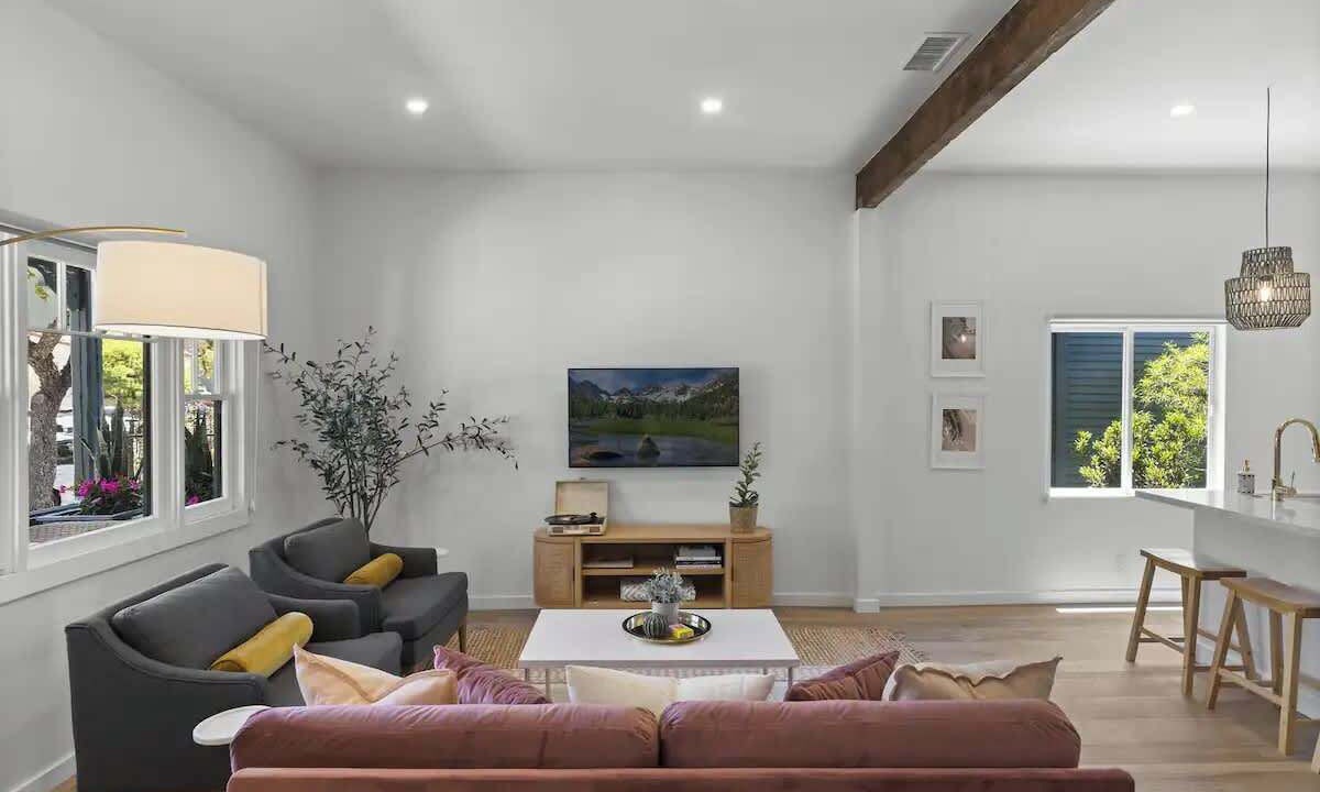 Photo of Livingroom in Little Italy