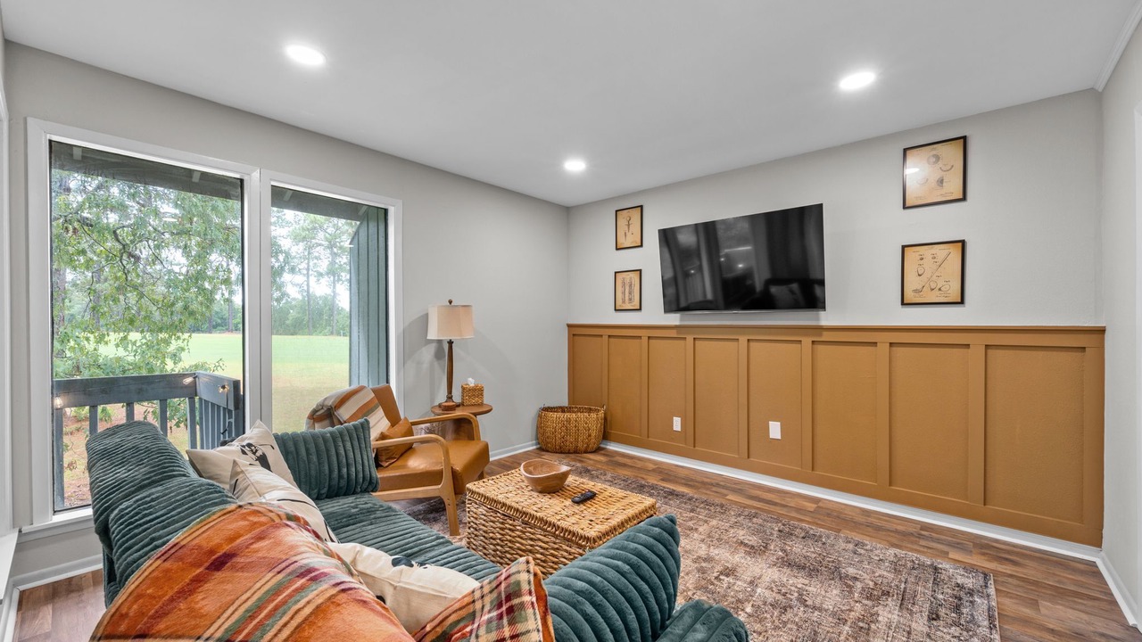 Photo of Livingroom in Daphne