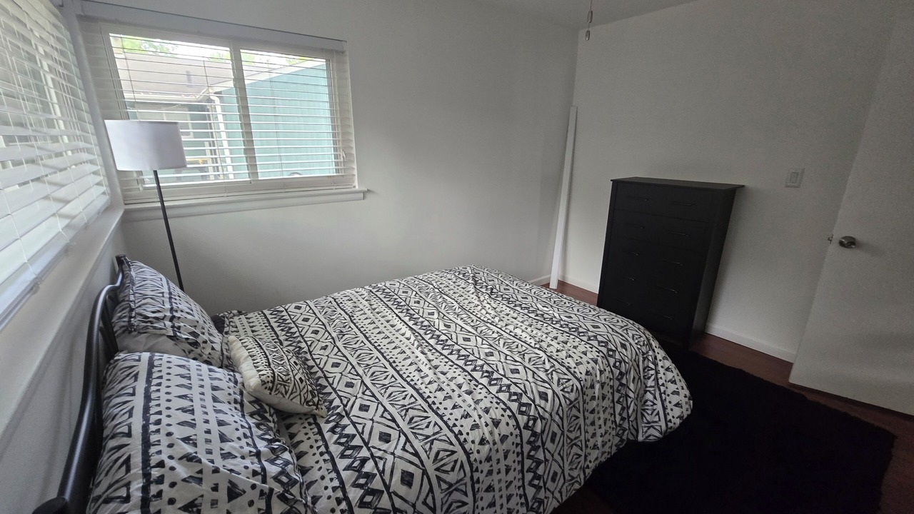 Photo of Bedroom in Old North Columbus