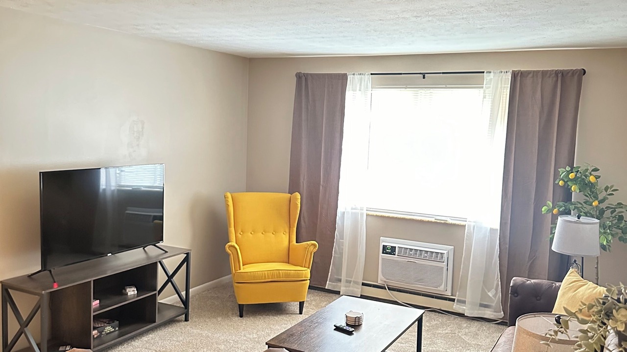 Photo of Livingroom in Massillon
