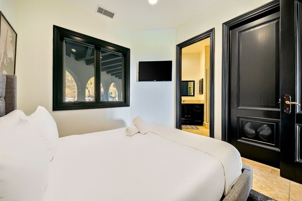 Photo of Bedroom in Malibu