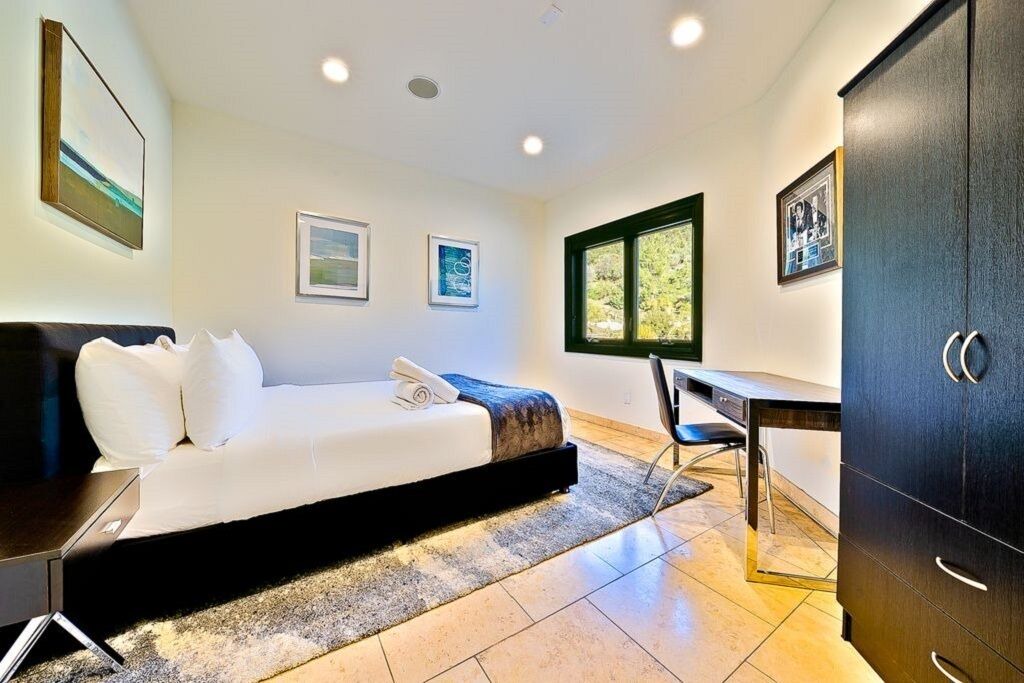 Photo of Bedroom in Malibu