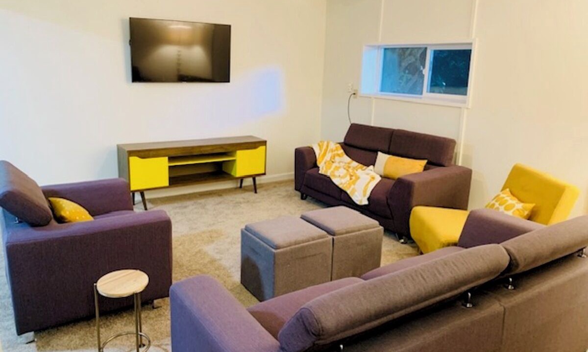 Photo of Livingroom in Inglewood-Finn Hill
