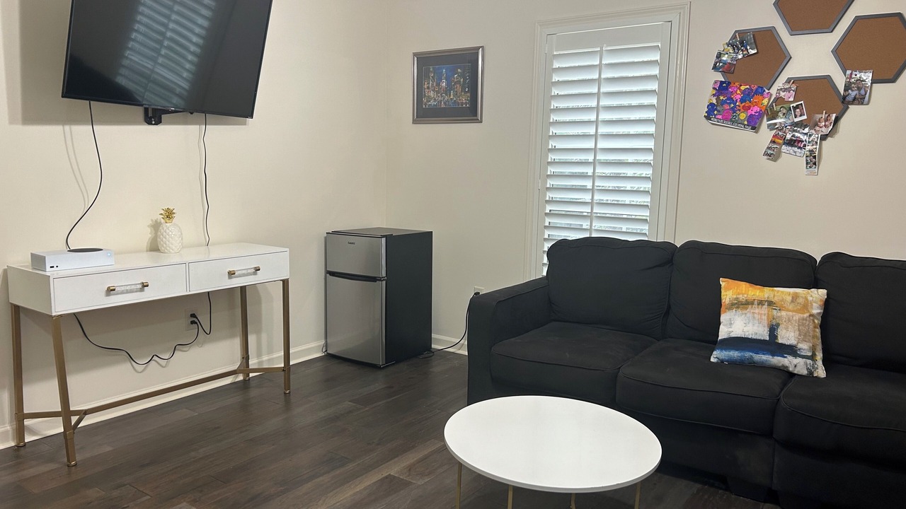 Photo of Livingroom in Twelve Oaks