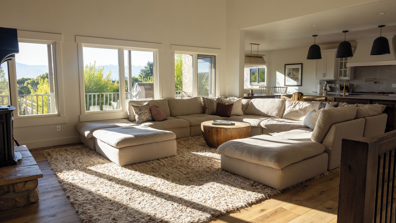 Photo of Livingroom in Lake Creek Estates