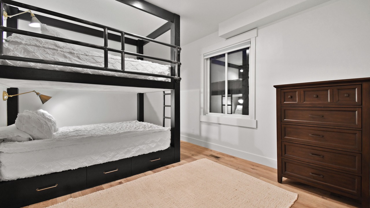 Photo of Bedroom in Lake Creek Estates