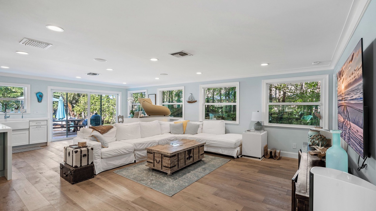 Photo of Livingroom in Juno Beach