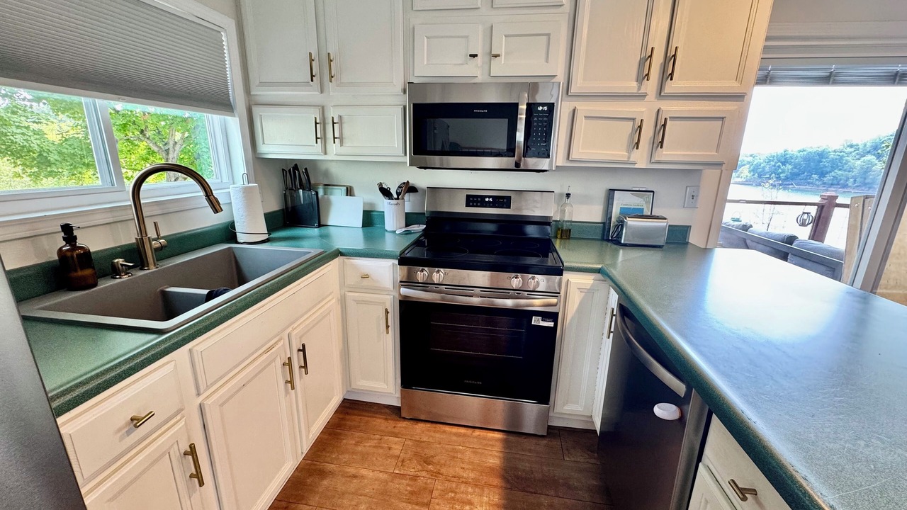 Photo of Kitchen in Falls of Rough