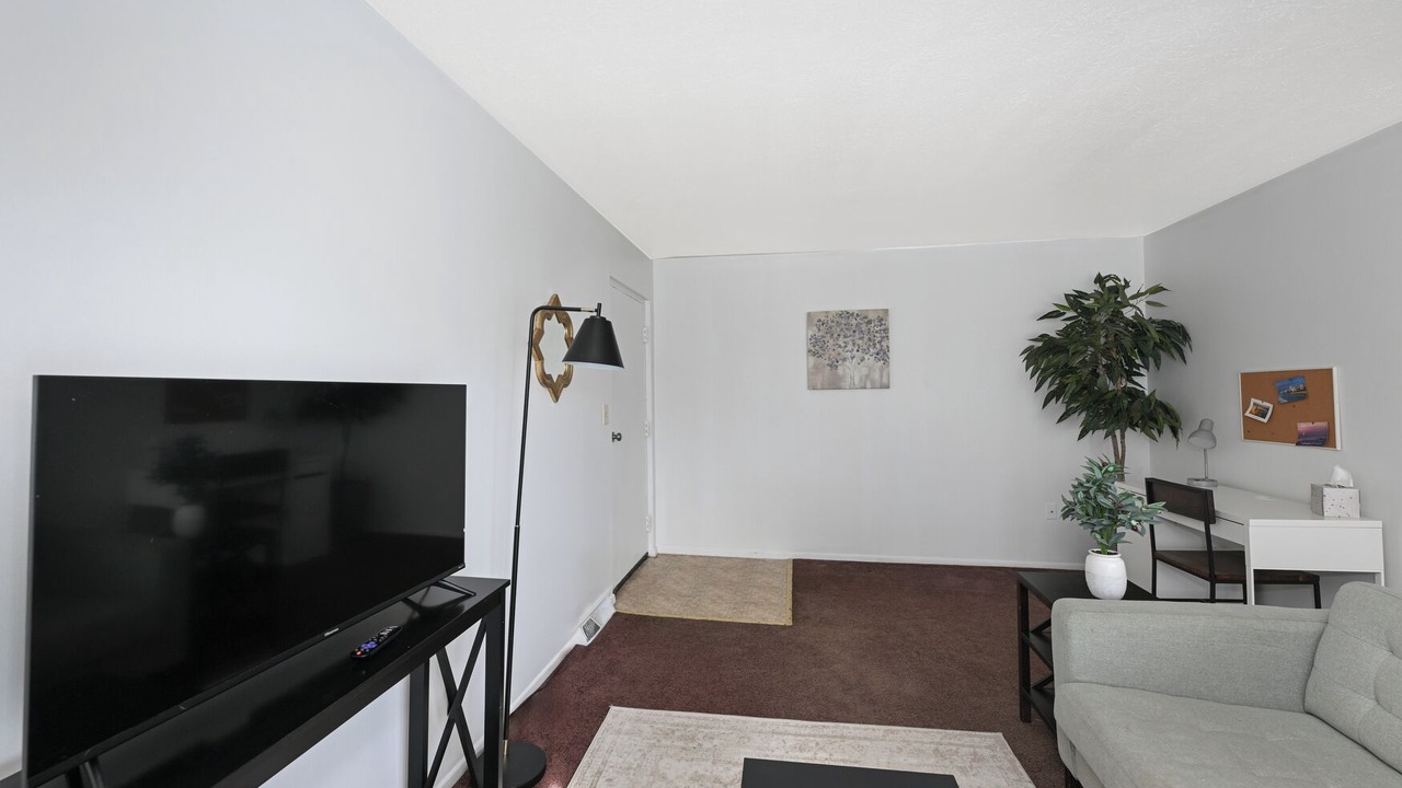 Photo of Livingroom in Mentor