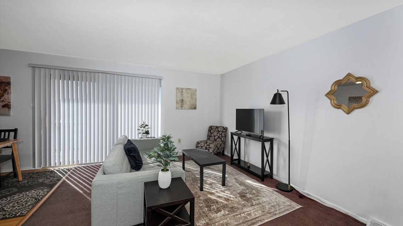 Photo of Livingroom in Mentor