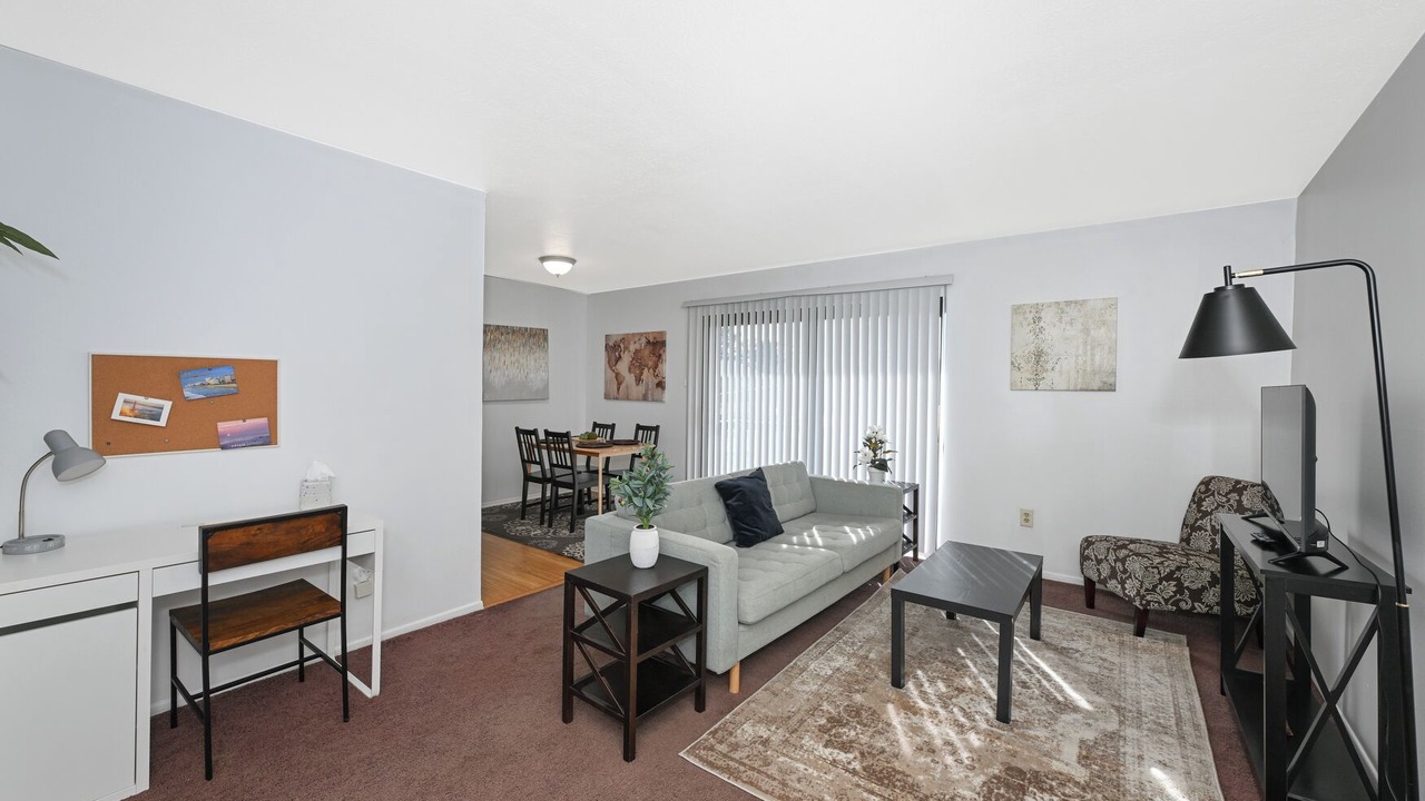 Photo of Livingroom in Mentor