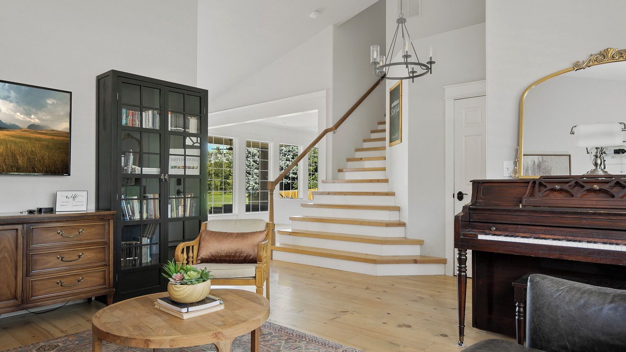 Photo of Livingroom in West Valley