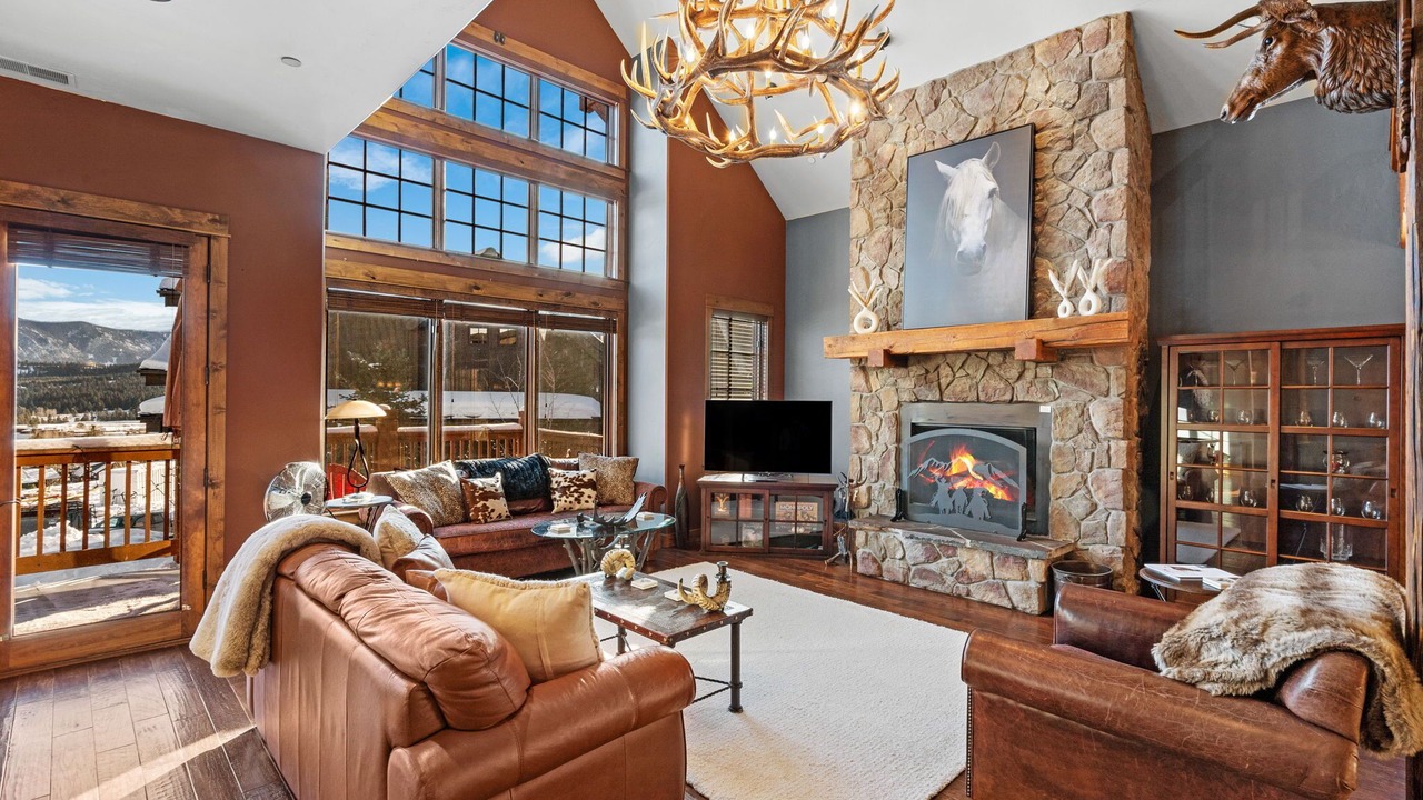 Photo of Livingroom in Big Sky