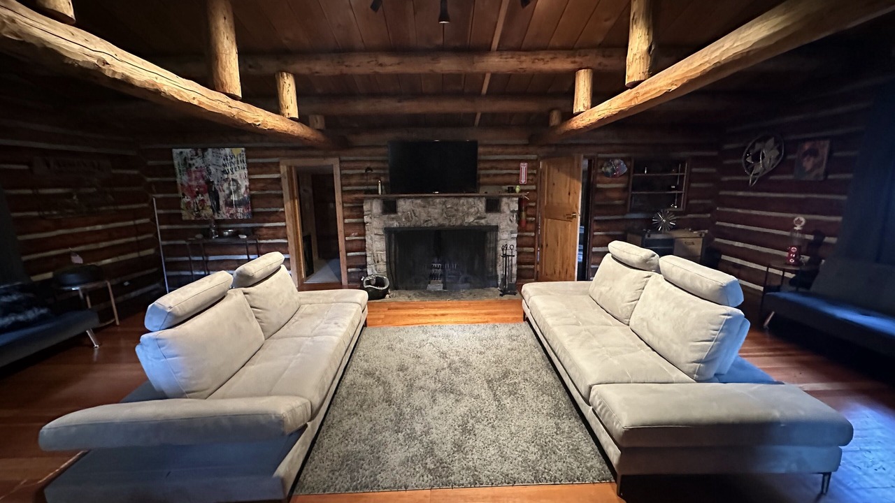 Photo of Livingroom in Gallatin Gateway