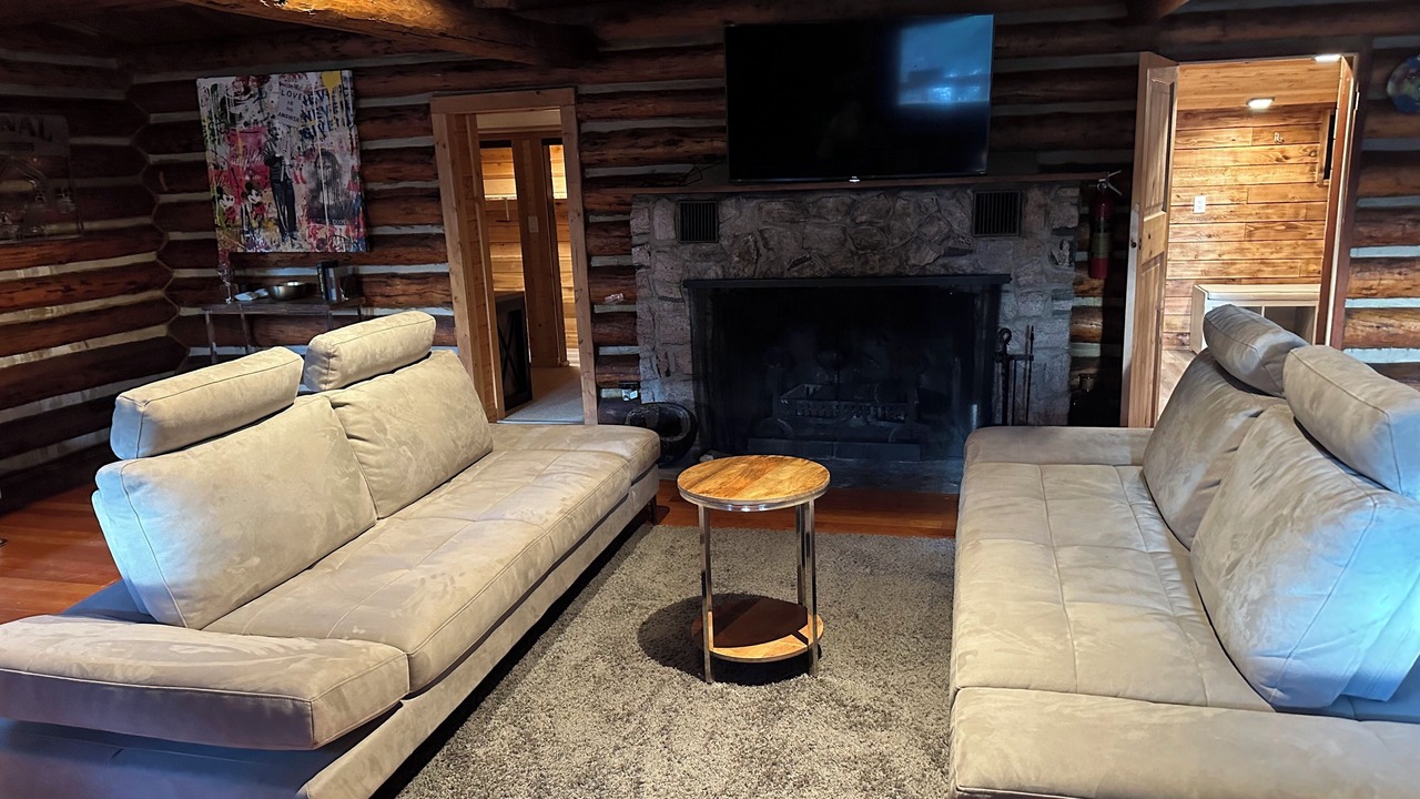 Photo of Livingroom in Gallatin Gateway