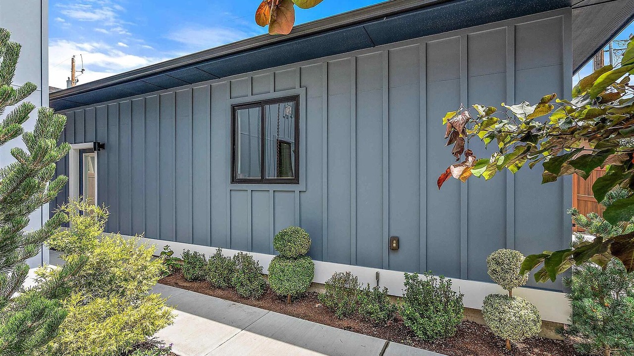 Photo of Outdoor in Depot Bench
