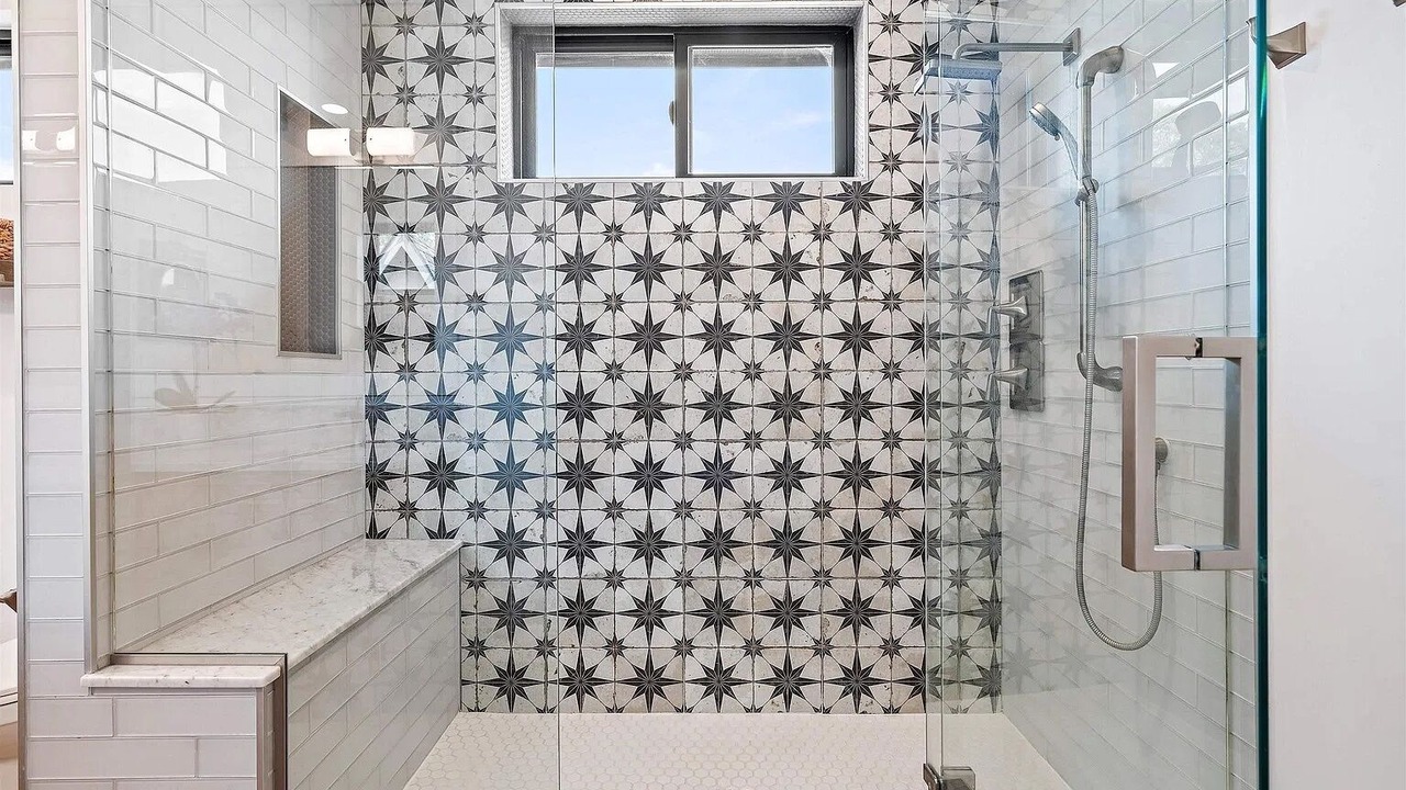 Photo of Bathroom in Depot Bench