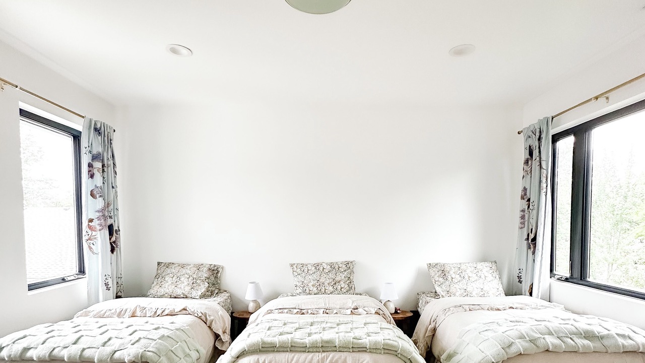 Photo of Bedroom in Depot Bench