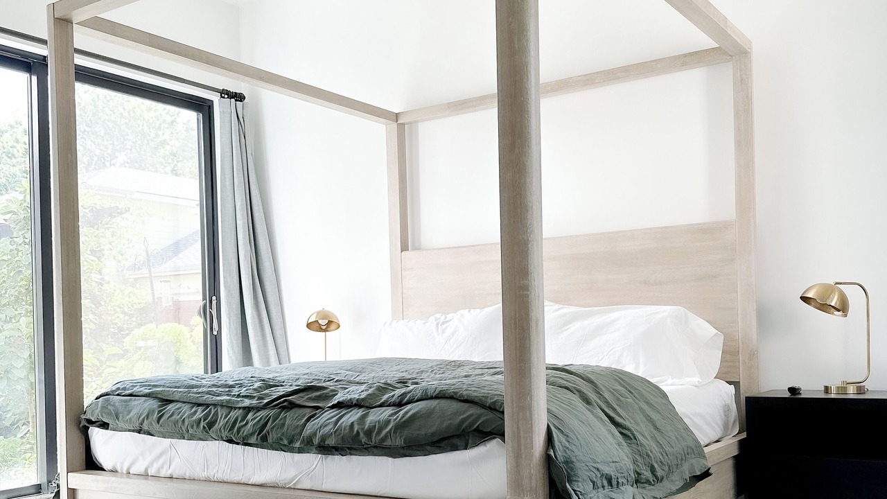 Photo of Bedroom in Depot Bench