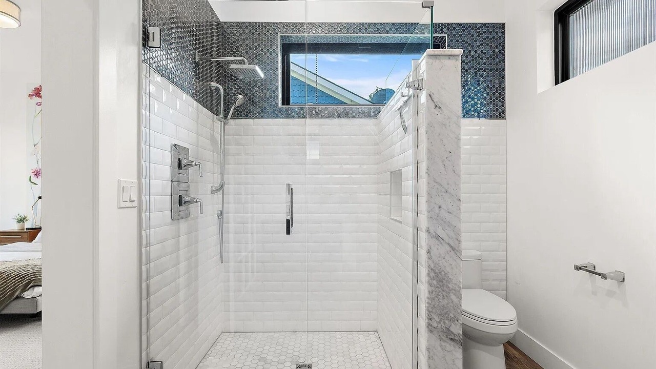 Photo of Bathroom in Depot Bench
