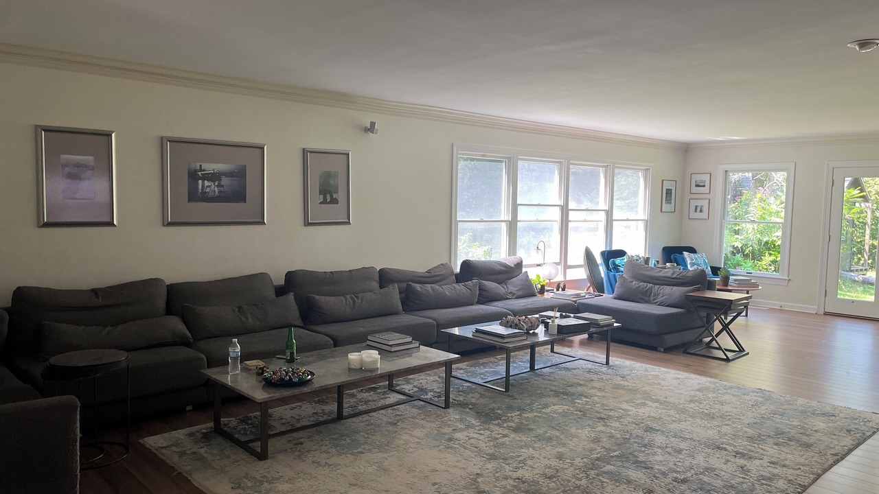Photo of Livingroom in Moreland Hills