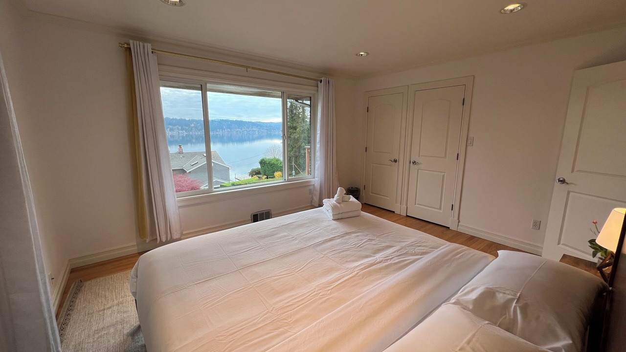 Photo of Bedroom in East Lake Hills