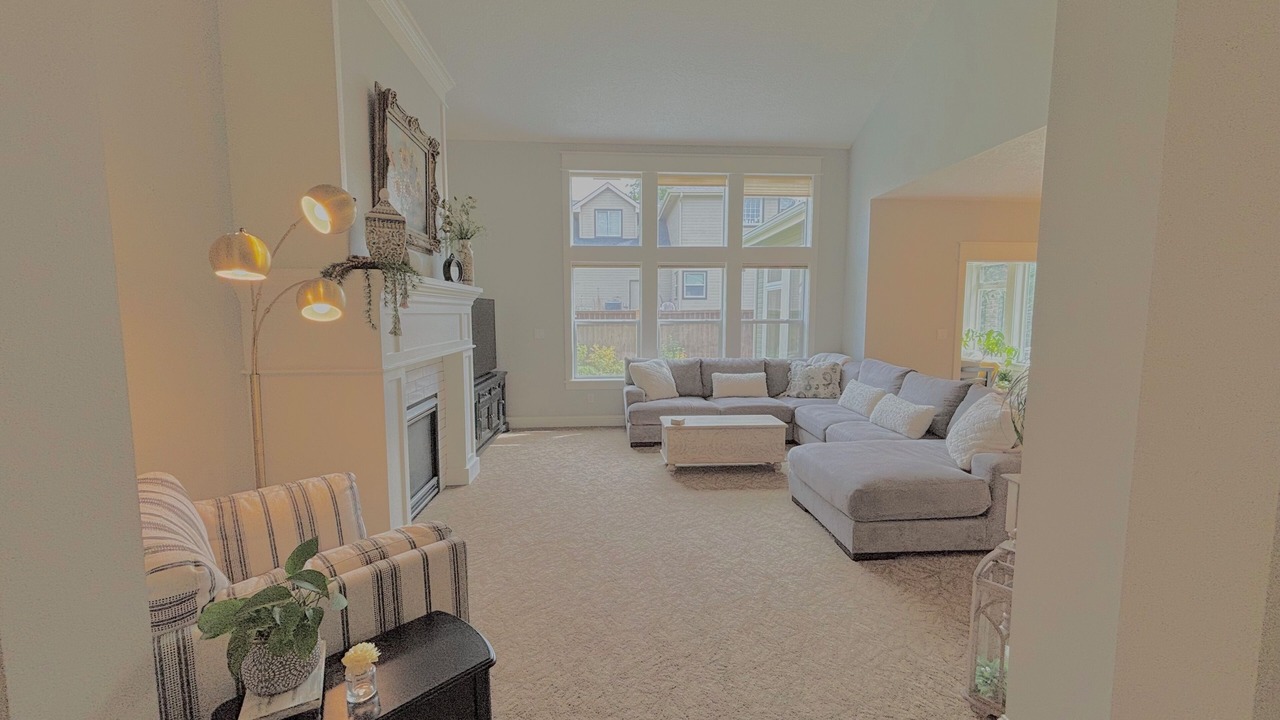 Photo of Livingroom in Eagle