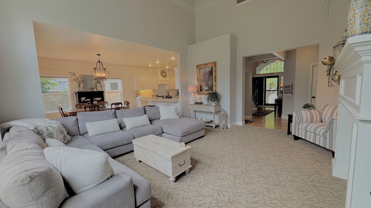 Photo of Livingroom in Eagle