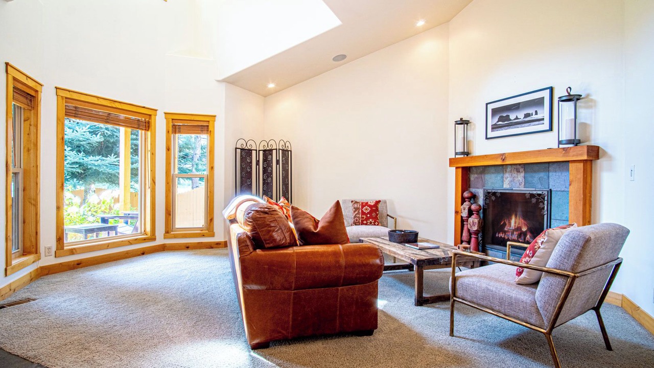 Photo of Livingroom in Hailey