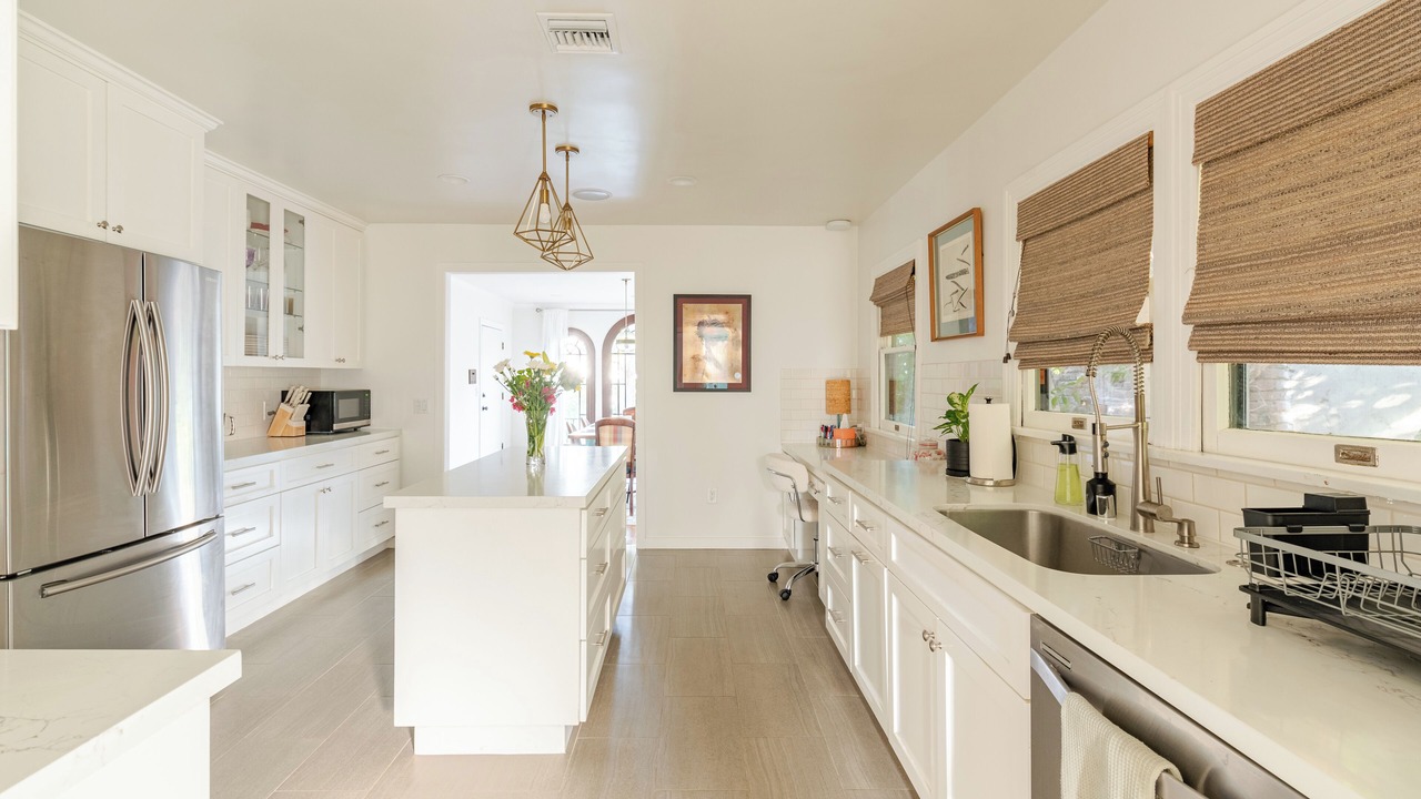Photo of Kitchen in Mid-Wilshire
