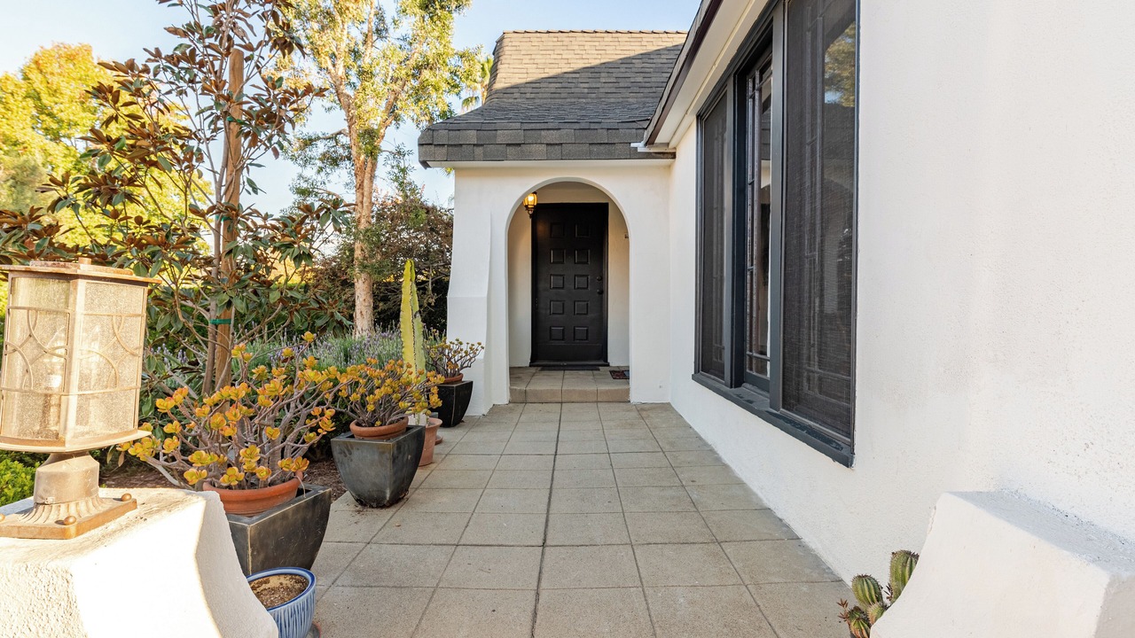 Photo of Outdoor in Mid-Wilshire