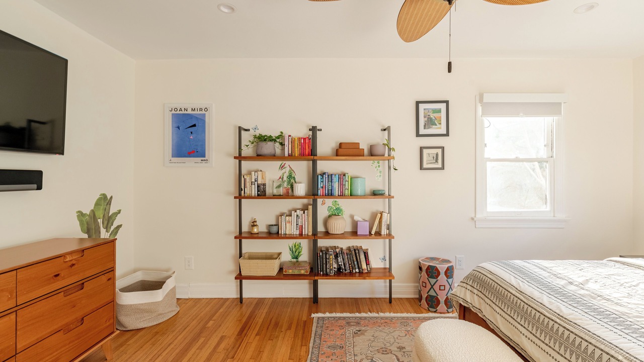 Photo of Bedroom in Mid-Wilshire