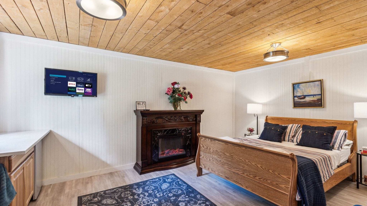 Photo of Livingroom in Shelton