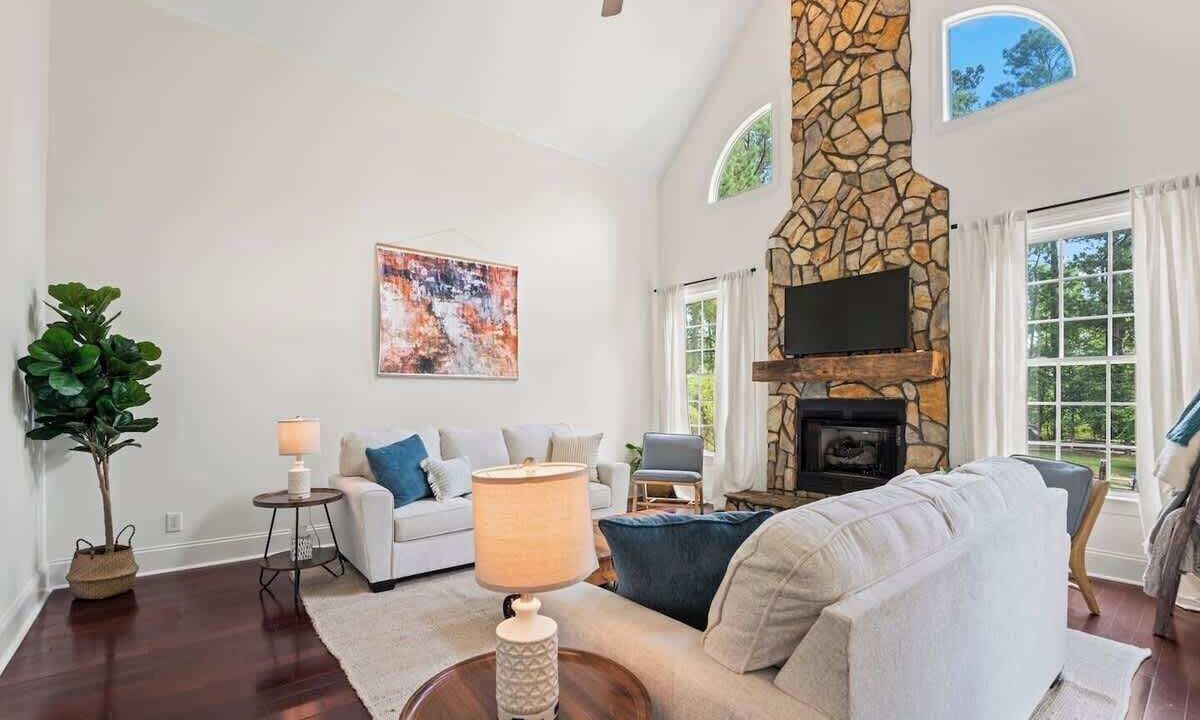 Photo of Livingroom in New Hill