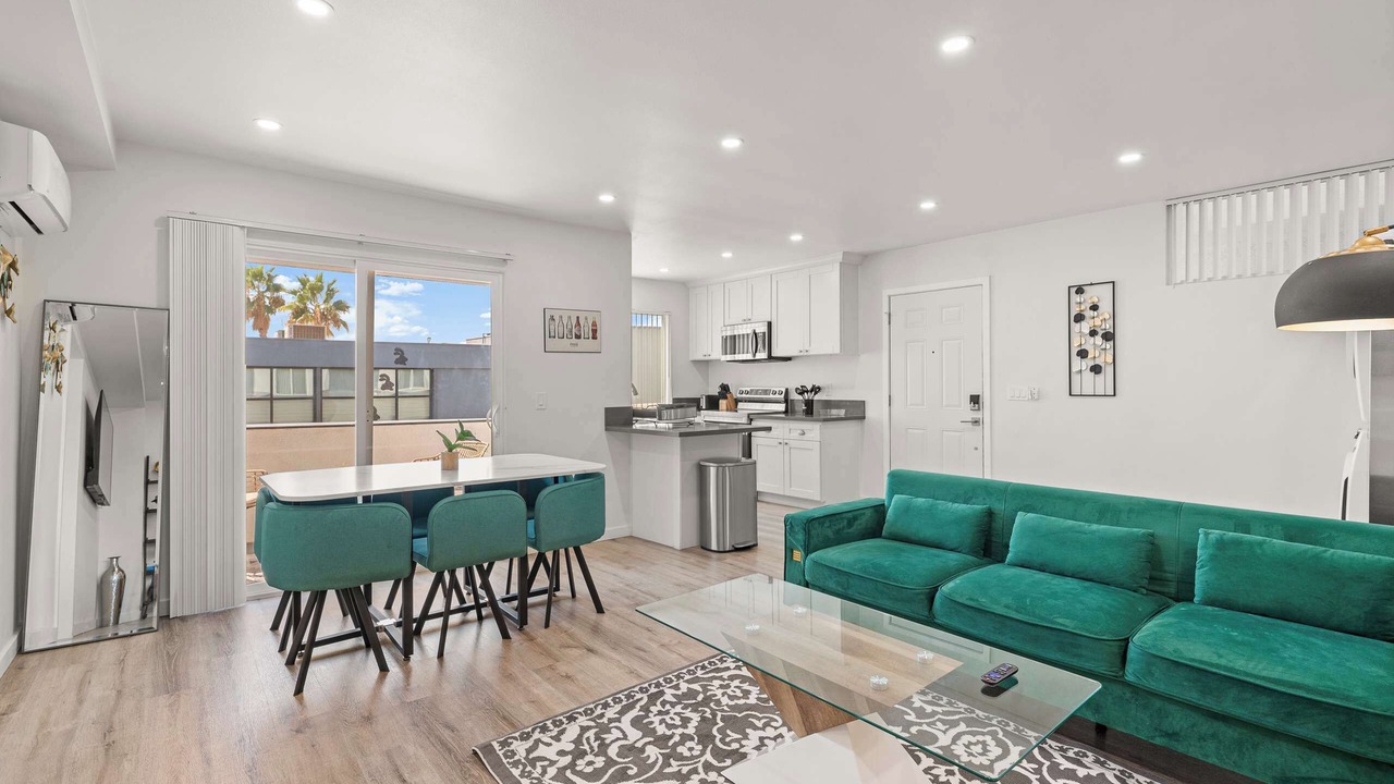Photo of Livingroom in Altadena