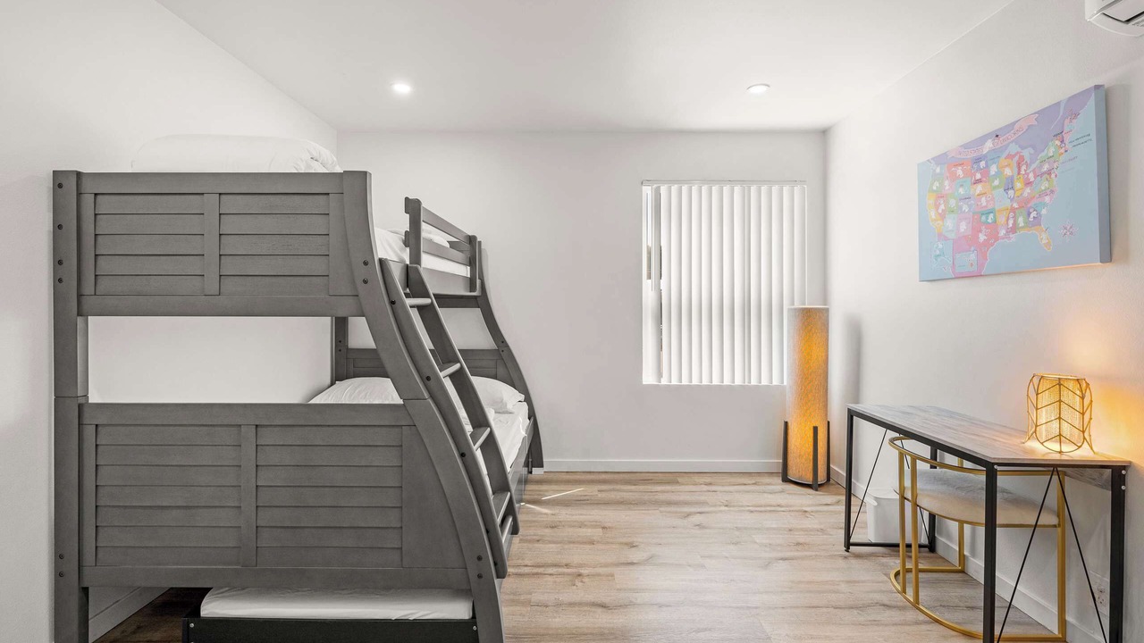 Photo of Bedroom in Altadena