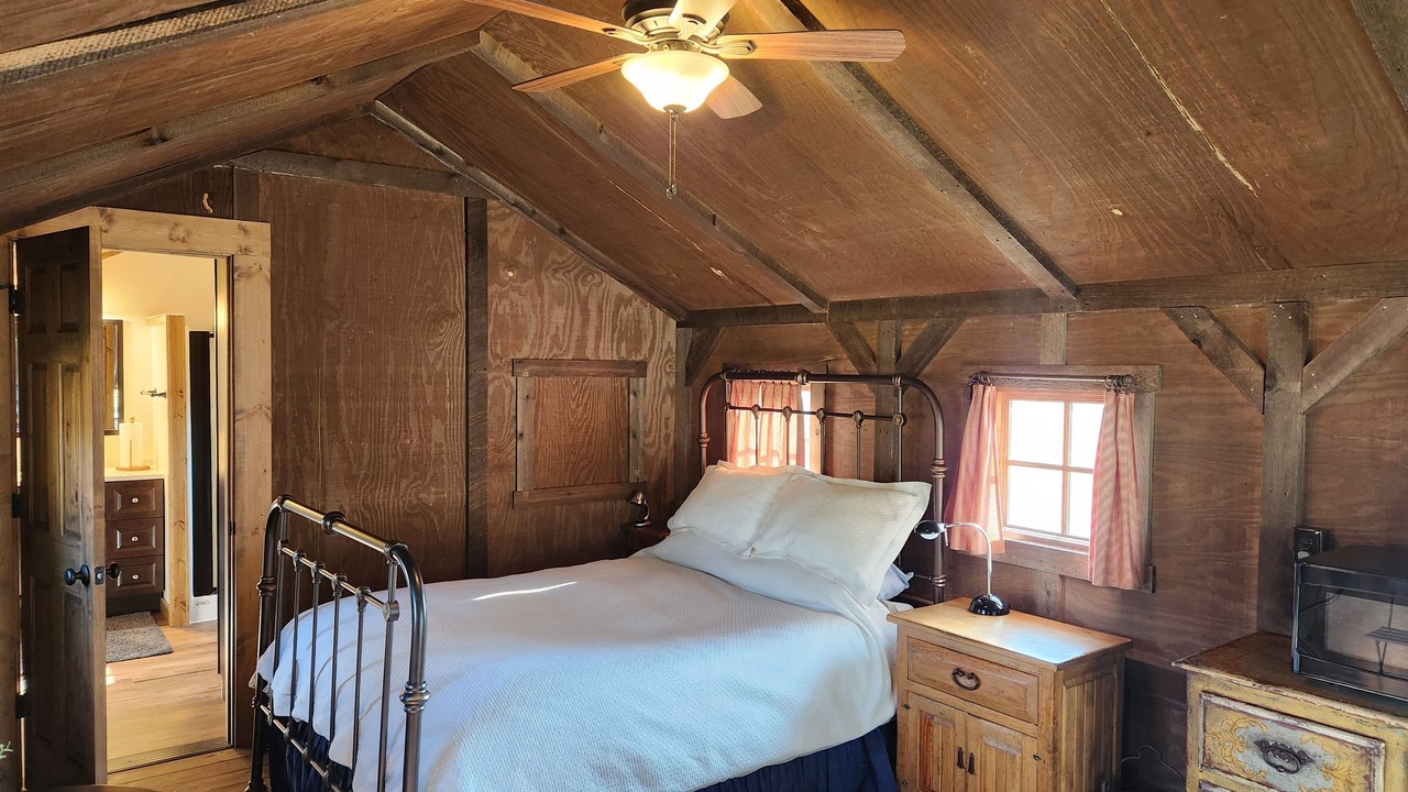 Photo of Bedroom in Alder