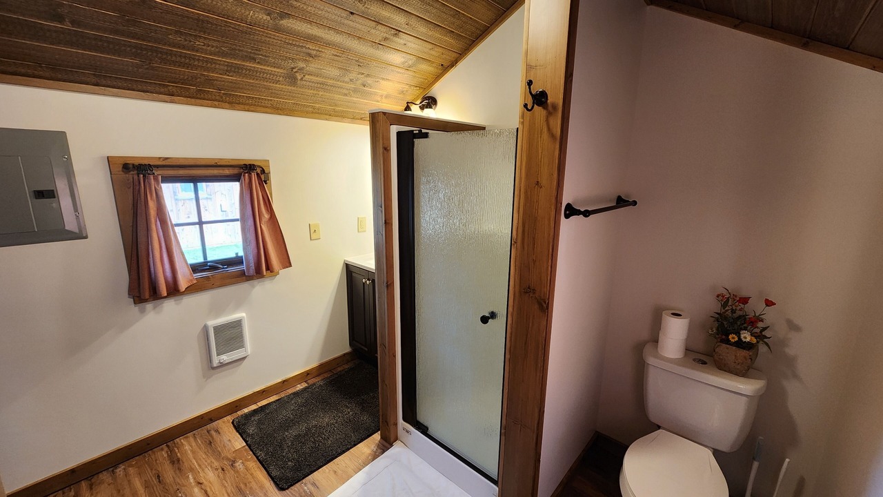 Photo of Bathroom in Alder