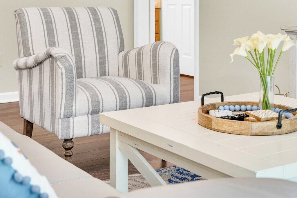 Photo of Livingroom in Murraysville
