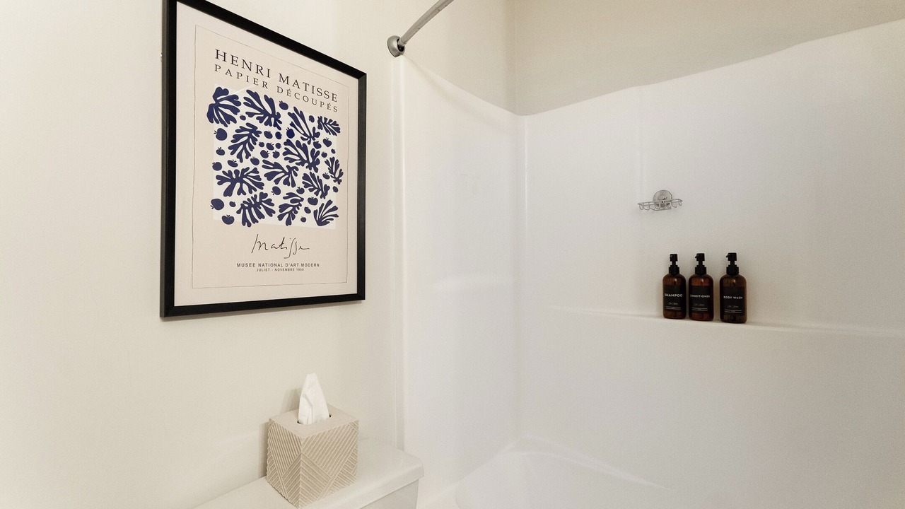 Photo of Bathroom in Babe Denny