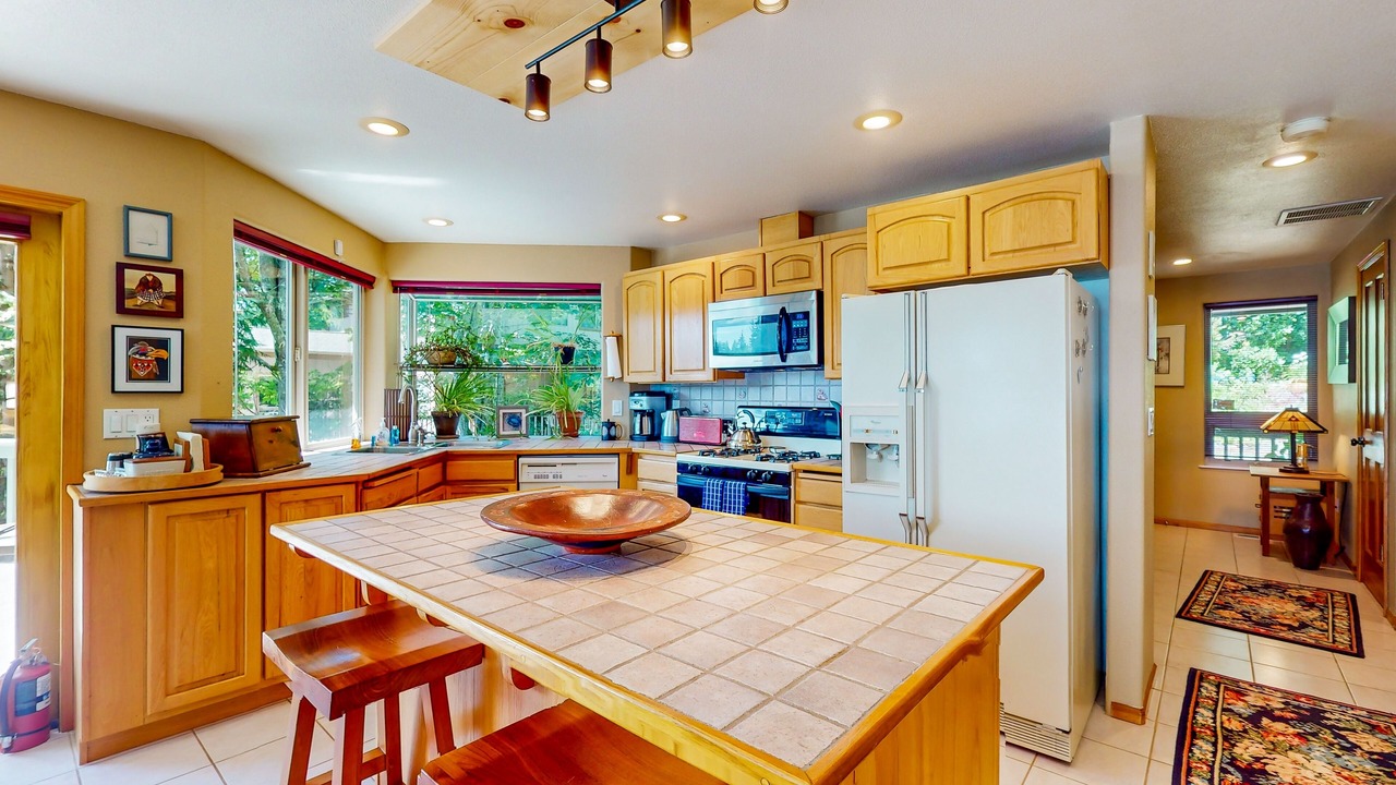 Photo of Kitchen in Brinnon