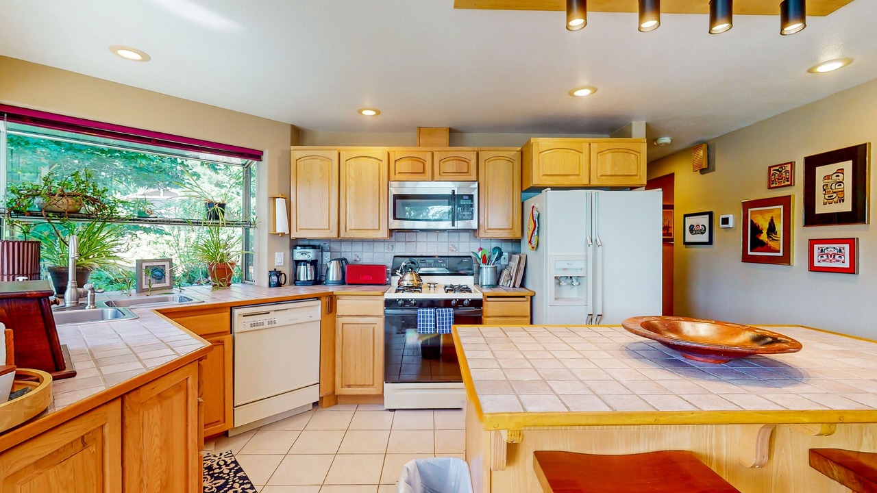 Photo of Kitchen in Brinnon