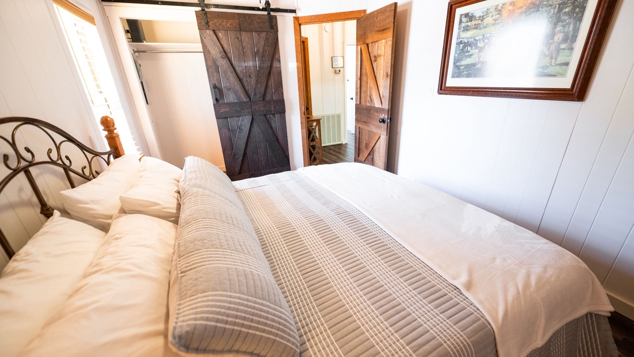 Photo of Bedroom in Higden