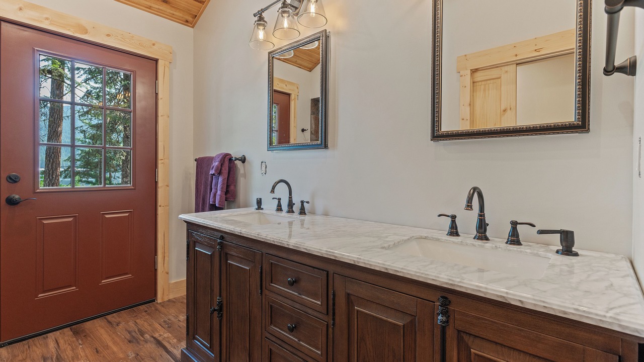 Photo of Bathroom in Coolin