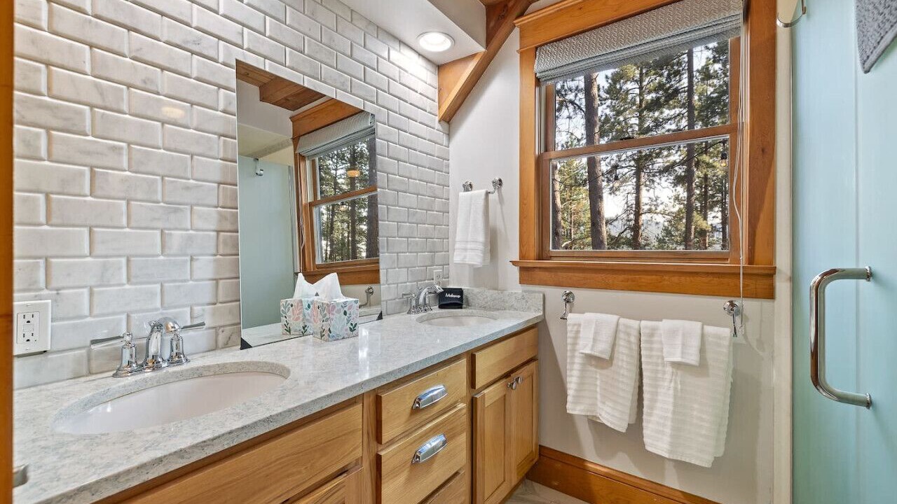 Photo of Bathroom in Rimrock