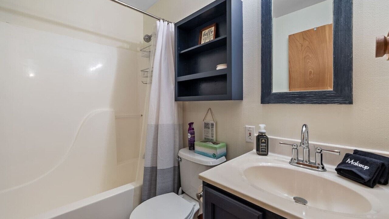 Photo of Bathroom in Rimrock